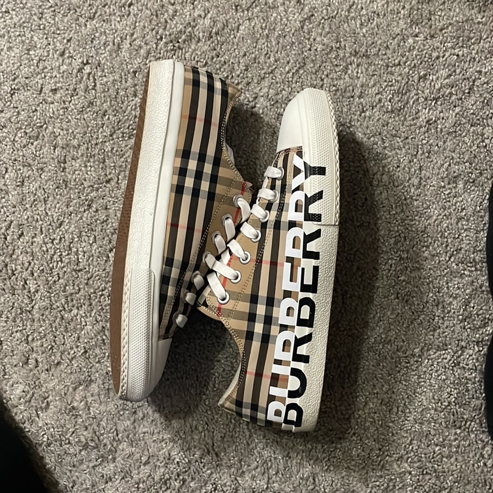 Mens Burberry Shoes - Picture 7 of 7